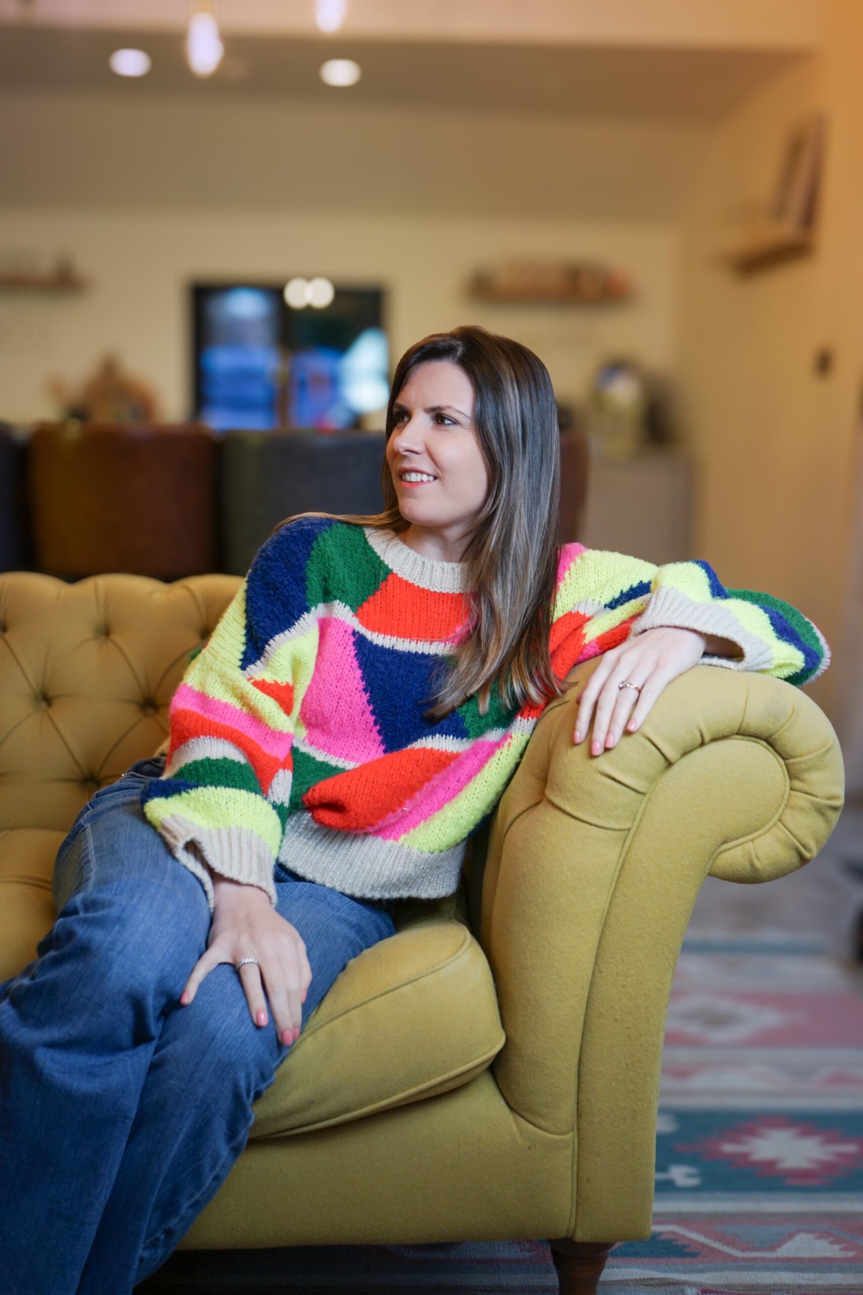 Raisly found Kart Rea sitting on a sofa